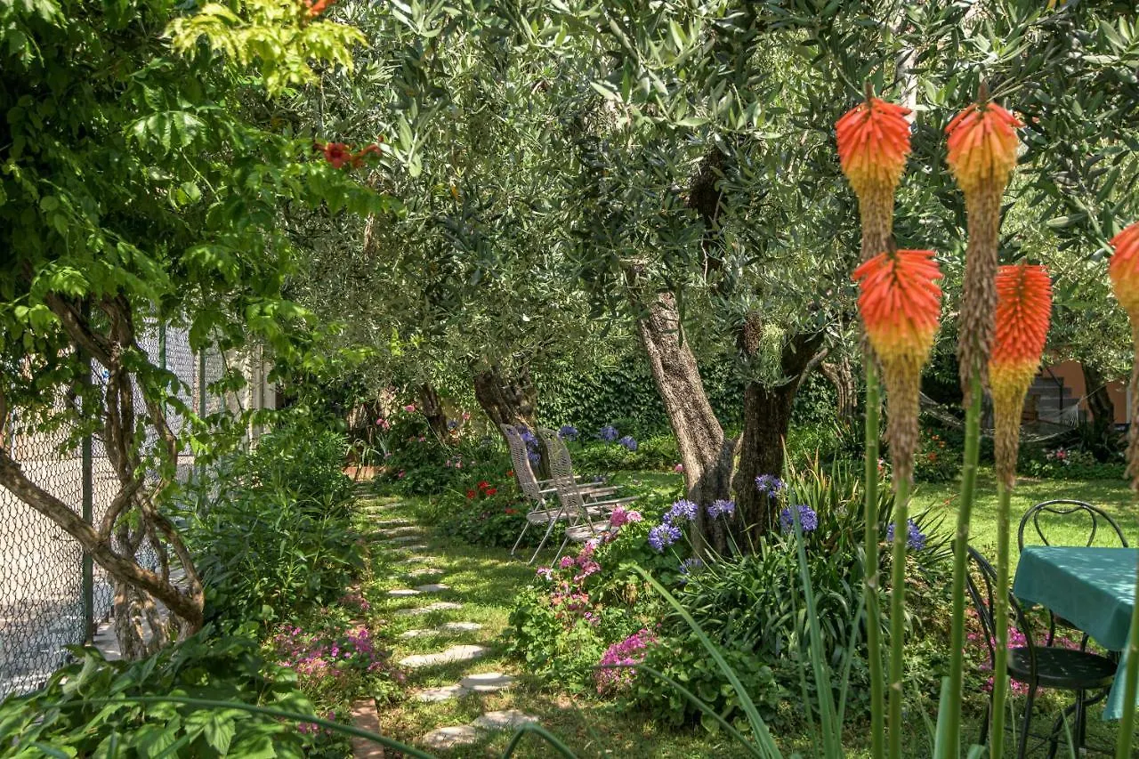 In Riva Al Lago Di Iseo Dependance Primo Piano Apartmán Marone