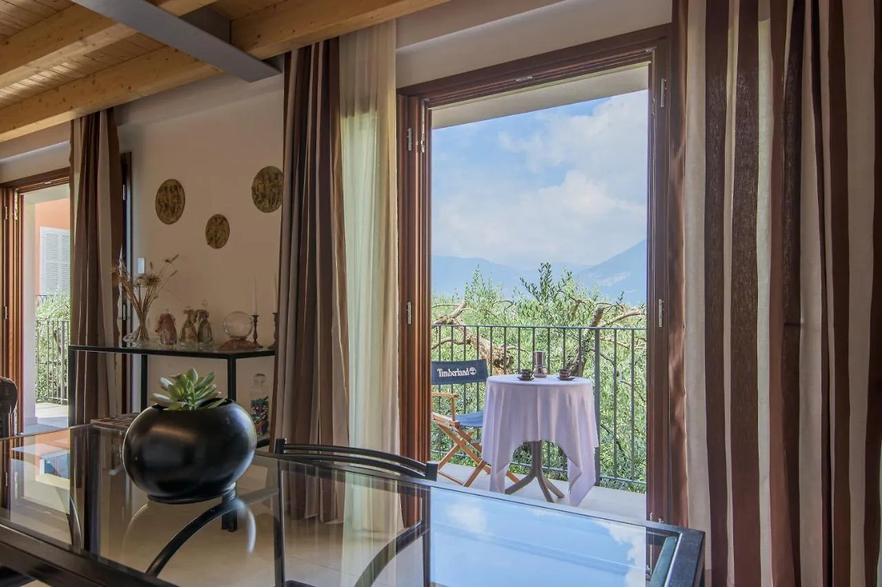 Apartamento In Riva Al Lago Di Iseo Dependance Primo Piano Marone