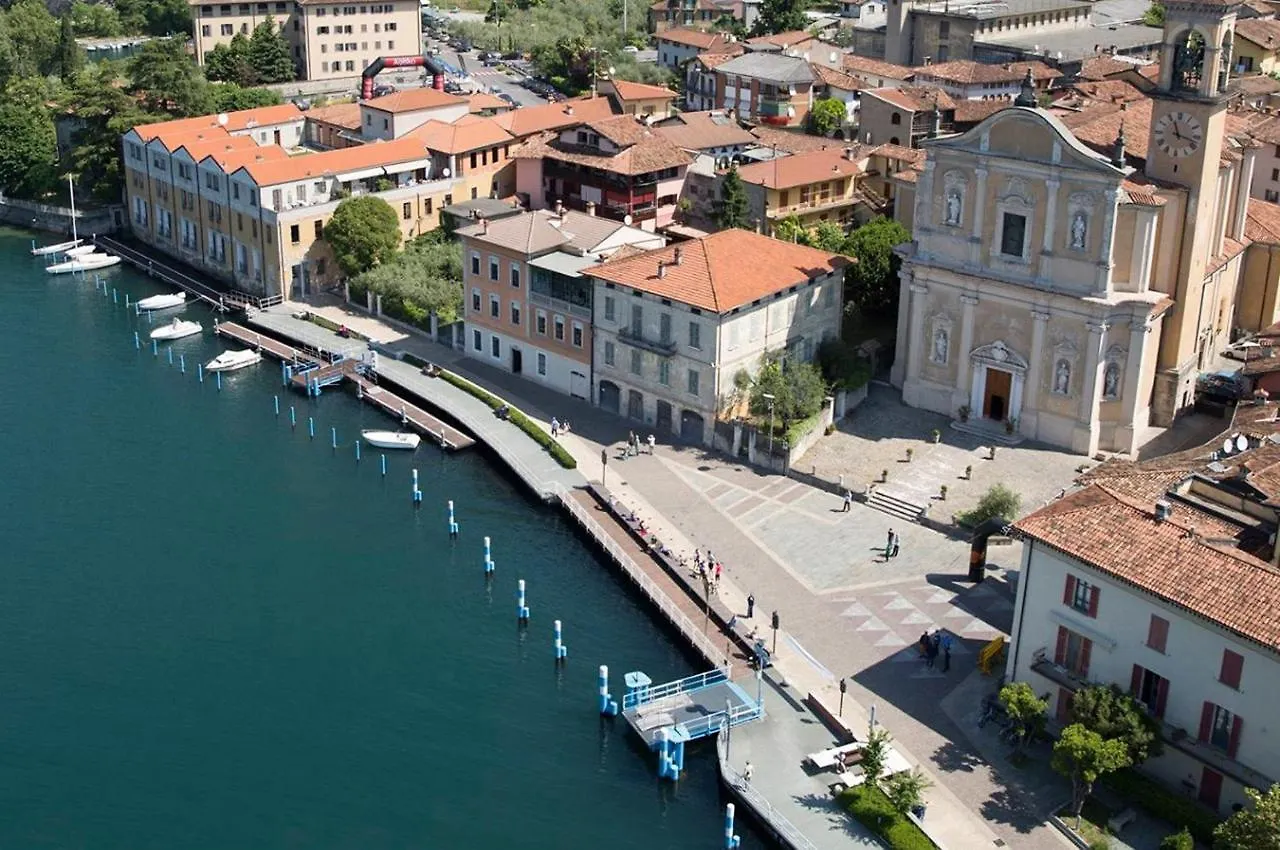In Riva Al Lago Di Iseo Dependance Primo Piano Apartmán