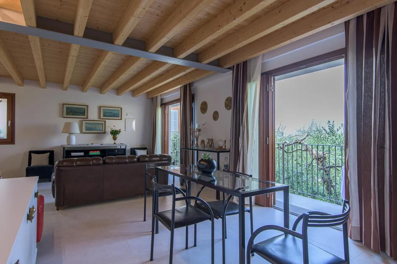 Apartment In Riva Al Lago Di Iseo Dependance Primo Piano Italy