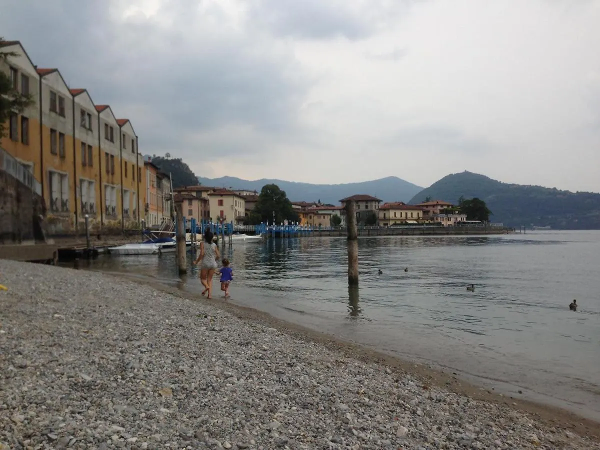 Apartment In Riva Al Lago Di Iseo Dependance Primo Piano