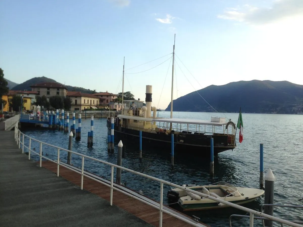 In Riva Al Lago Di Iseo Dependance Primo Piano 0*, Marone